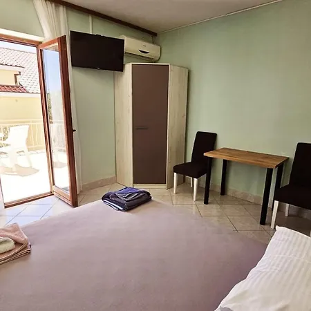 Eljka - With Terrace 3 Apartament