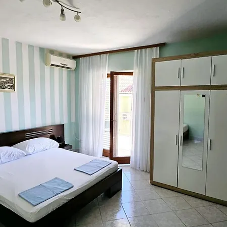 Eljka - With Terrace 3 Appartement Orebić