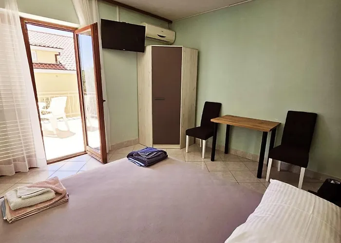 Eljka - With Terrace 3 Апартаменты