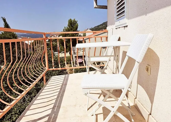 Eljka - With Terrace 3 * Orebić