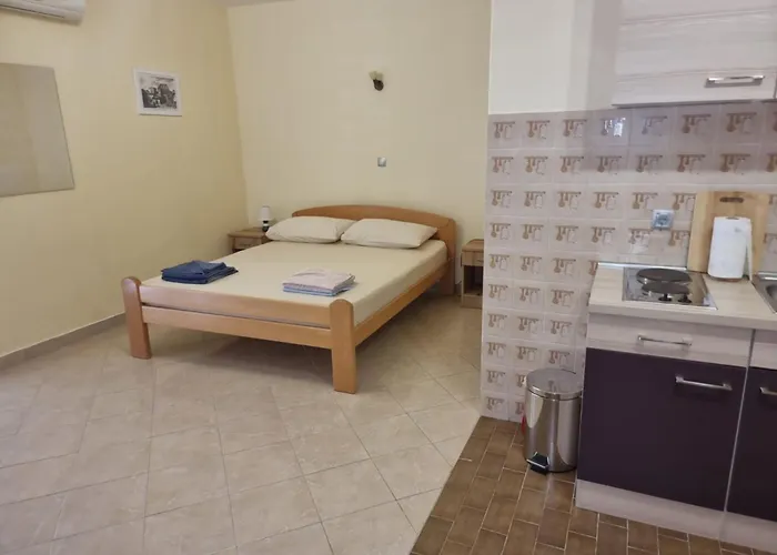 Eljka - With Terrace 3 Апартаменты *